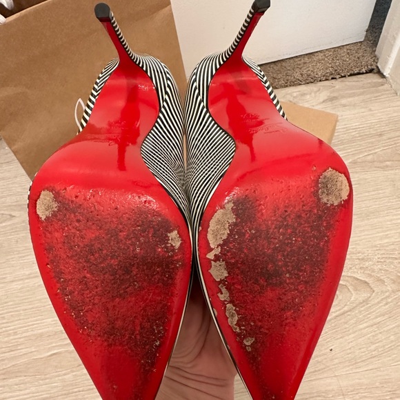 Authentic Christian Louboutins striped black and white Decollete 100 - Picture 5 of 10